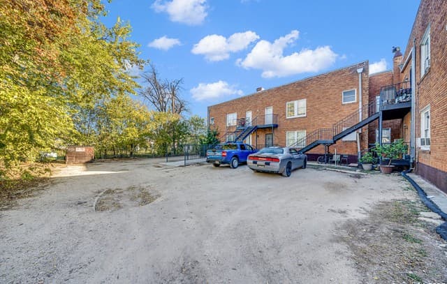 rental at 1409 W Woodlawn in San Antonio, TX — photo 5