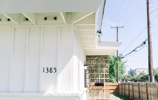 2-bedroom rental at 1385 Oblate Dr in San Antonio, TX — photo 3