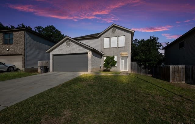 3-bedroom rental at 10217 Sandbrook in San Antonio, TX — photo 2