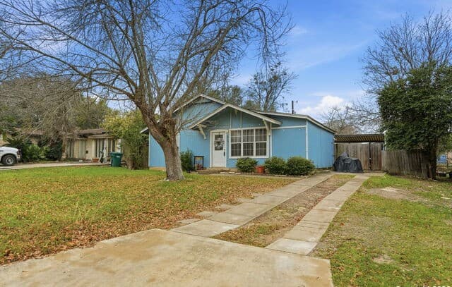 3-bedroom rental at 1015 Cibolo in Universal City, TX — photo 3