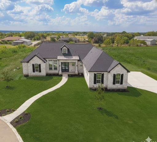 4-bedroom rental at 302 Venado Oaks in Castroville, TX — photo 1
