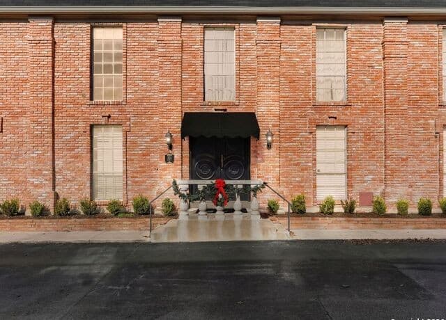 2-bedroom rental at 8033 N New Braunfels Unit # 106 in San Antonio, TX — photo 2