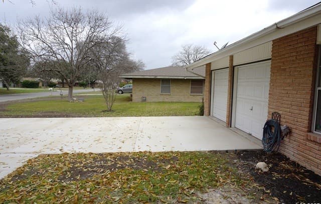 3-bedroom rental at 221 Windcrest in Windcrest, TX — photo 4