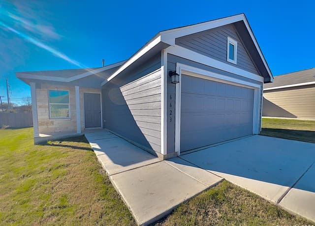 3-bedroom rental at 6623 Whirling Path in San Antonio, TX — photo 3