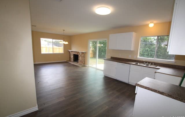 3-bedroom rental at 2706 Lakedon in San Antonio, TX — photo 4