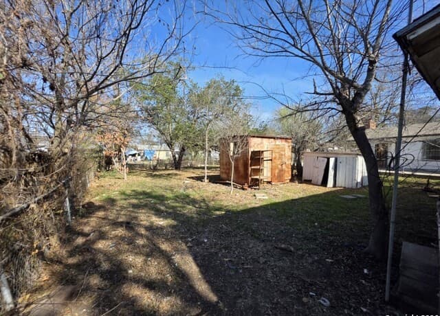 2-bedroom rental at 3111 Kiowa in San Antonio, TX — photo 3