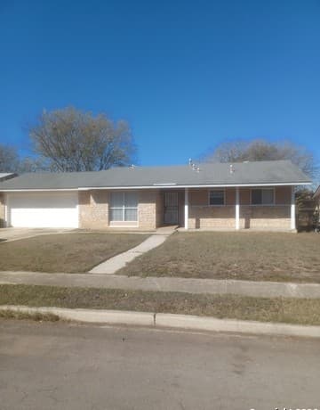 3-bedroom rental at 7323 Canterfield in San Antonio, TX — photo 4