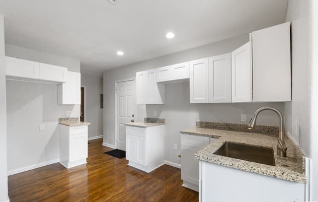 3-bedroom rental at 2020 Fresno in San Antonio, TX — photo 5