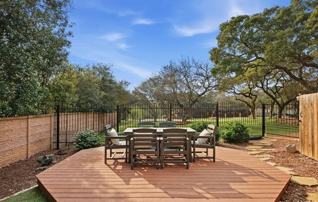 5-bedroom rental at 9610 Trophy Oaks in San Antonio, TX — photo 5