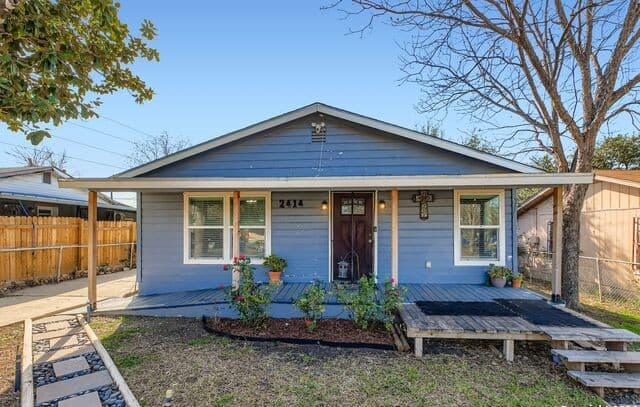 4-bedroom rental at 2414 Arbor in San Antonio, TX — photo 1