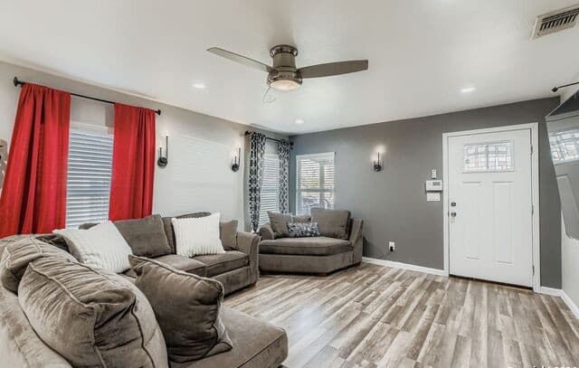 4-bedroom rental at 2414 Arbor in San Antonio, TX — photo 5