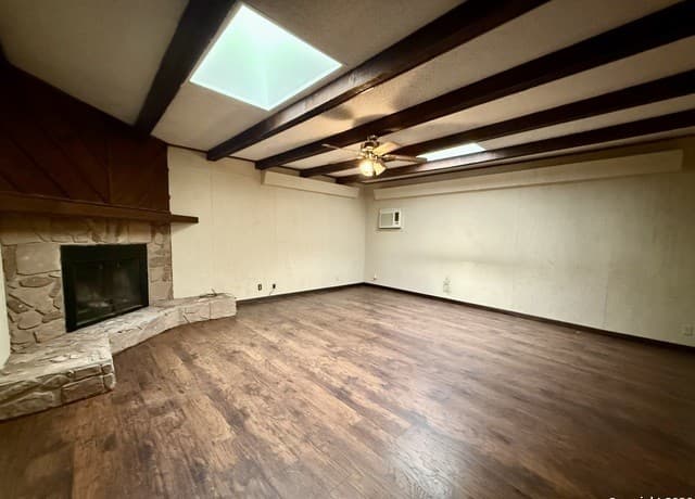 3-bedroom rental at 318 Cottonwood in Kenedy, TX — photo 4