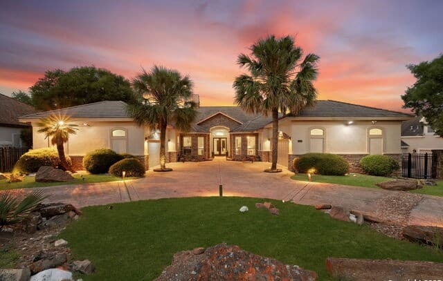 5-bedroom rental at 24626 Bogey Ridge in San Antonio, TX — photo 1