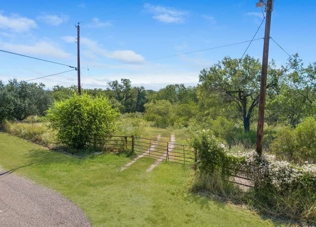 rental at 200 Lolita in Lytle, TX — photo 1