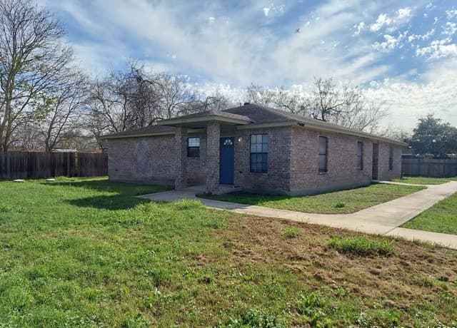 rental at 9510 Cross Rdg Ln in San Antonio, TX — photo 1