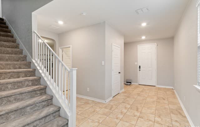 4-bedroom rental at 3006 Old Almonte Dr in San Antonio, TX — photo 2