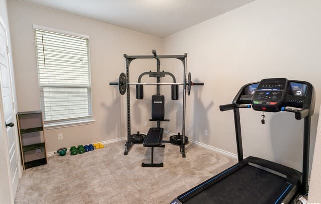 4-bedroom rental at 3006 Old Almonte Dr in San Antonio, TX — photo 3