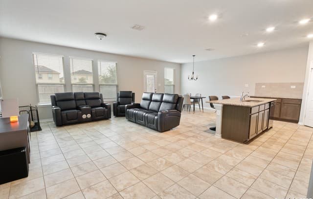 4-bedroom rental at 3006 Old Almonte Dr in San Antonio, TX — photo 5