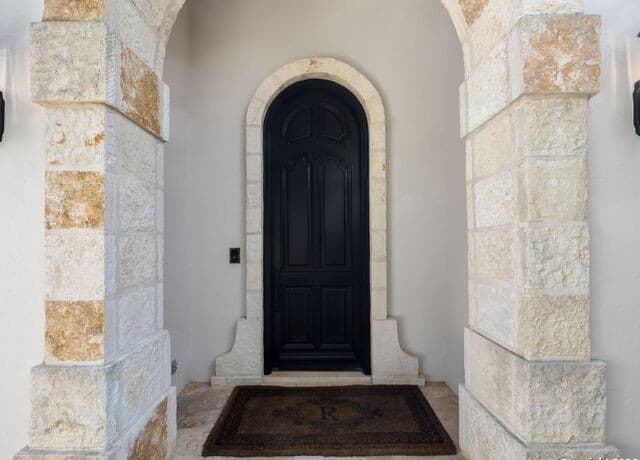 Home for sale at 14 Duxbury Park in San Antonio, TX — photo 4