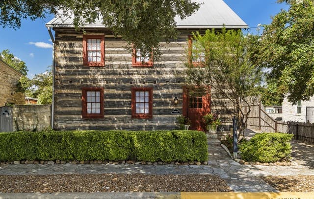 4-bedroom home for sale at 104 Austin in Fredericksburg TX