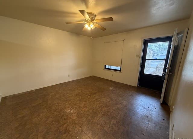 4-bedroom rental at 7139 Laurel Valley in San Antonio, TX — photo 4