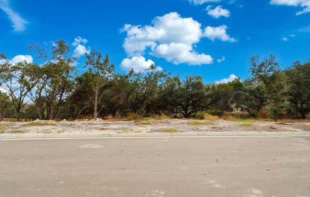 rental at 6610 Live Oak Valley in San Antonio, TX — photo 5