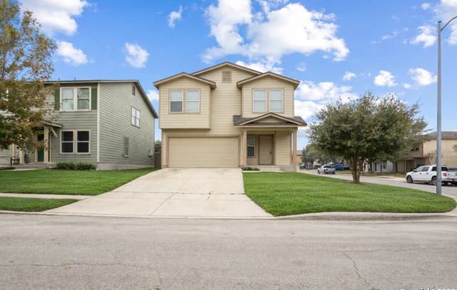 3-bedroom rental at 4302 Stetson View in San Antonio, TX — photo 1