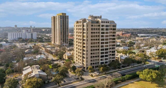 2-bedroom rental at 4001 N New Braunfels Unit 1206 in San Antonio, TX — photo 1