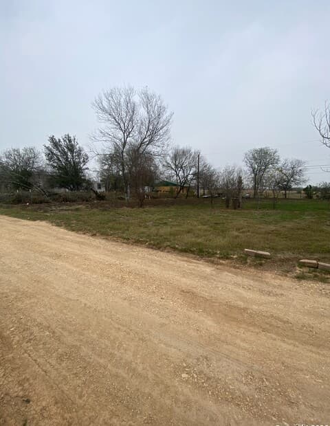 rental at 15570 Kilowatt in Elmendorf, TX — photo 2