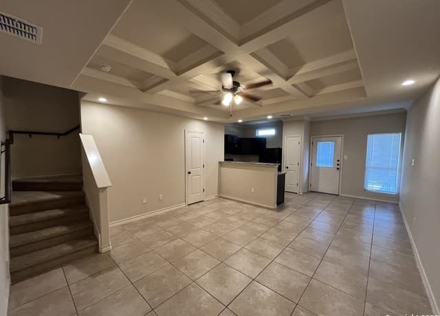 3-bedroom rental at 6006 Jax Way Unit 103 in San Antonio, TX — photo 2