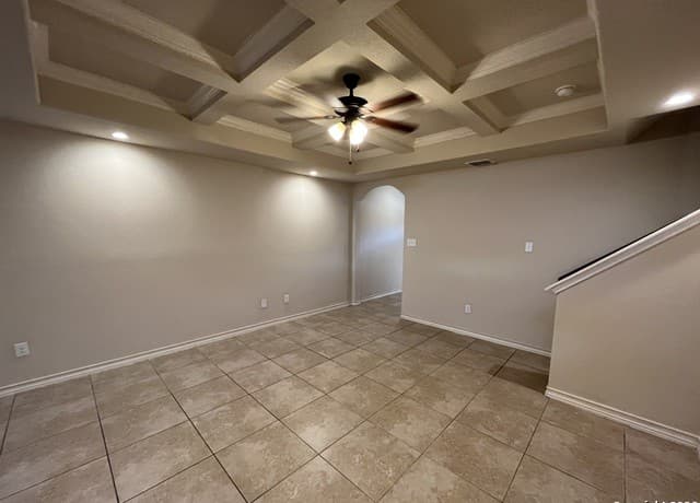 3-bedroom rental at 6006 Jax Way Unit 103 in San Antonio, TX — photo 4