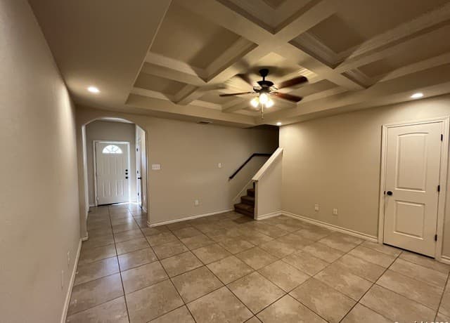 3-bedroom rental at 6006 Jax Way Unit 103 in San Antonio, TX — photo 5