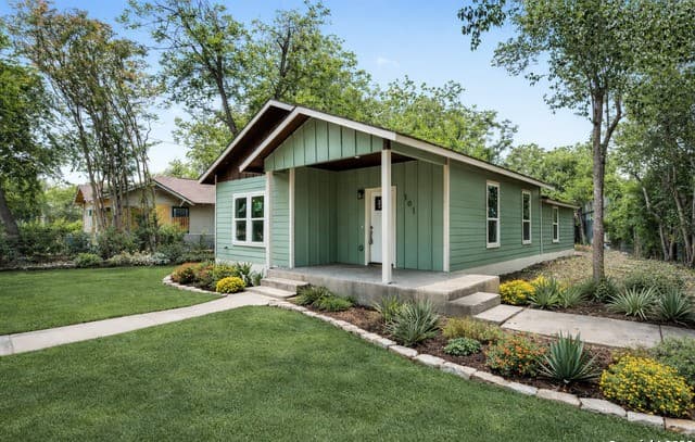 3-bedroom rental at 101 New York in San Antonio, TX — photo 4