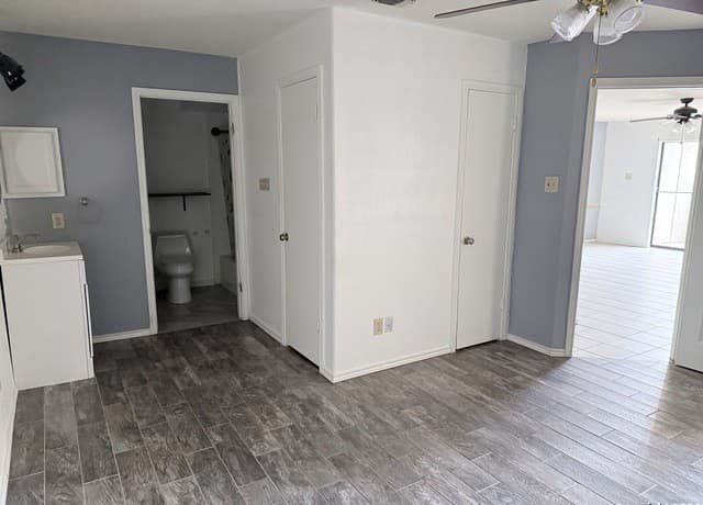 1-bedroom rental at 5322 Medical Unit E107 in San Antonio, TX — photo 5