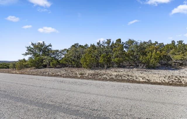 rental at 331 Ridge Point in Spring Branch, TX — photo 3