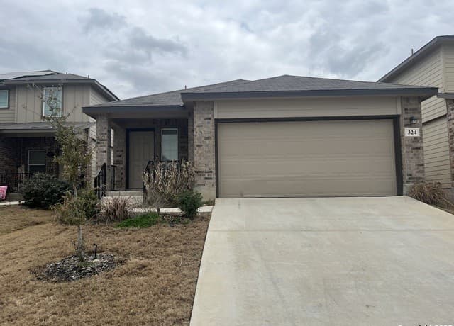 3-bedroom rental at 324 Middle Green Loop in Floresville, TX — photo 1