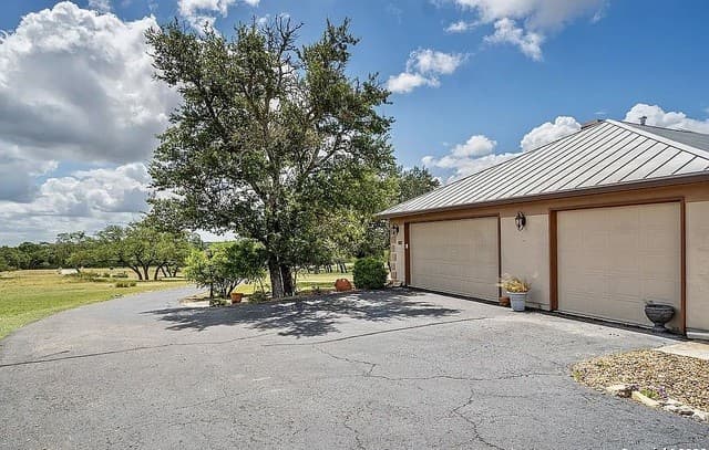 3-bedroom rental at 1112 Kendall Jackson in Comfort, TX — photo 5
