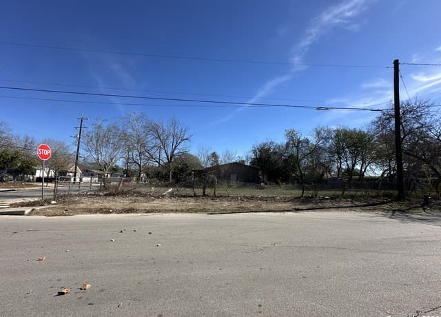 rental at 438 Vestal in San Antonio, TX — photo 2