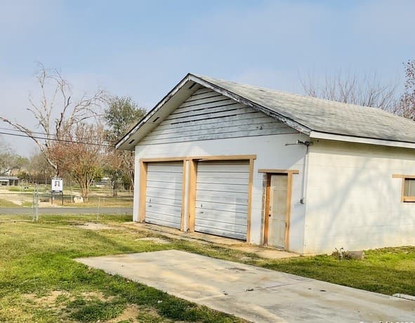 2-bedroom rental at 7210 Killdee in San Antonio, TX — photo 2