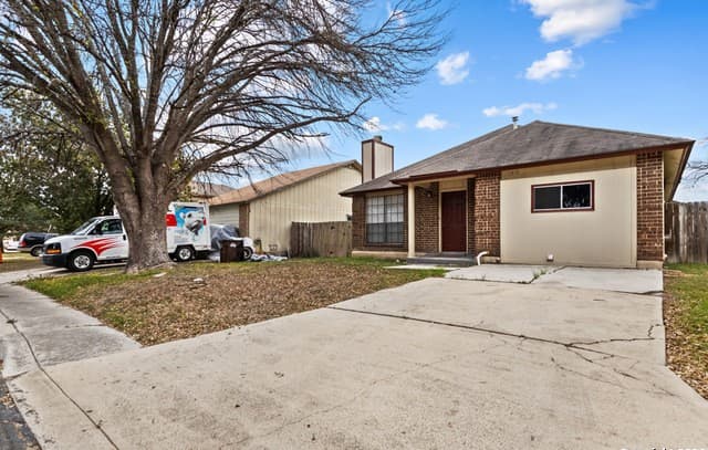 2-bedroom rental at 11414 Red Feather Ln. in San Antonio, TX — photo 2