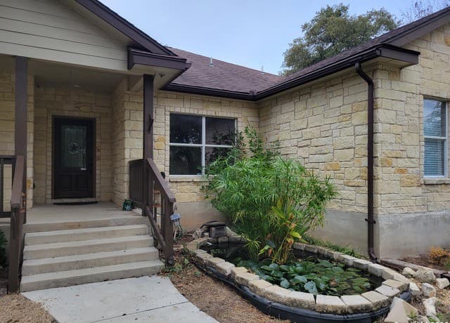 4-bedroom home for sale at 254 County Road 6876 in Natalia TX