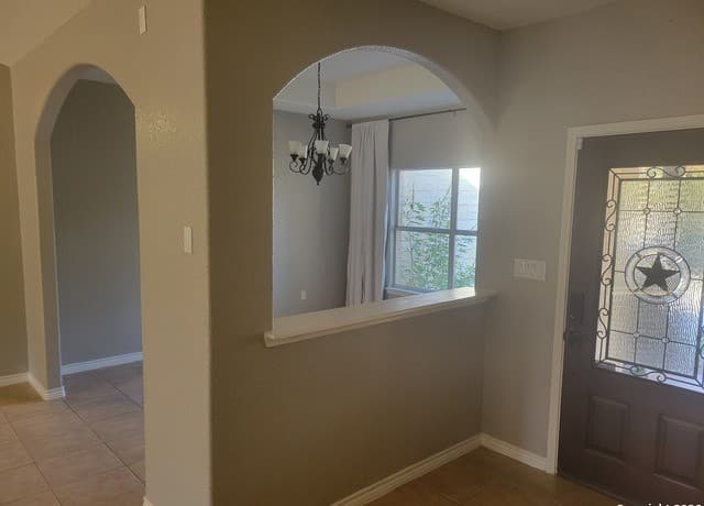 Home for sale at 254 County Road 6876 in Natalia, TX — photo 5