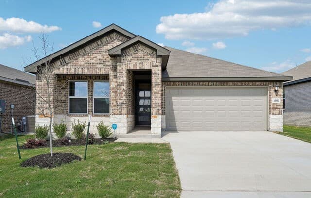 4-bedroom rental at 10003 Briceway Gap in San Antonio, TX — photo 1