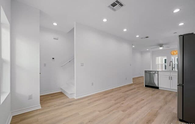 3-bedroom rental at 1518 S Walters Unit 102 in San Antonio, TX — photo 5