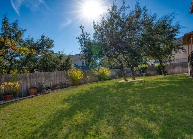 3-bedroom rental at 7801 Timber Top in Fair Oaks Ranch, TX — photo 4