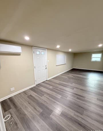 3-bedroom rental at 659 Olmos in San Antonio, TX — photo 5