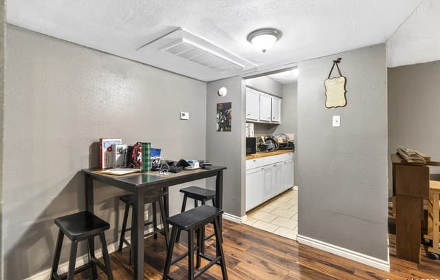 1-bedroom rental at 3122 Culebra Road Unit 104 in San Antonio, TX — photo 3