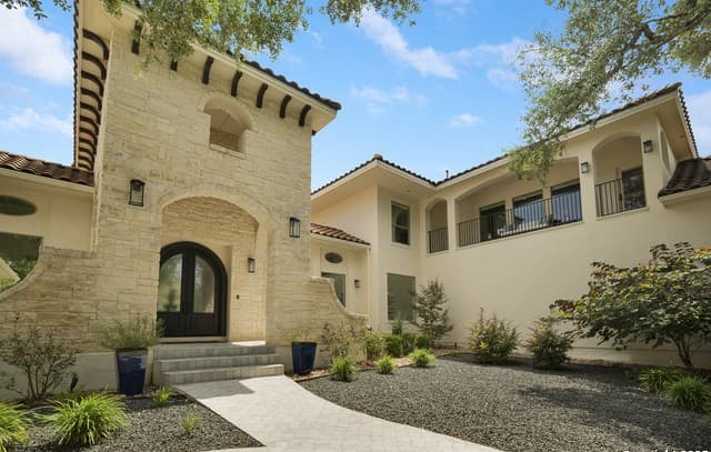 5-bedroom rental at 170 Riverwood in Boerne, TX — photo 3