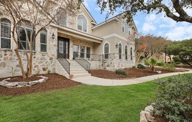 4-bedroom rental at 18 Champion in San Antonio, TX — photo 5