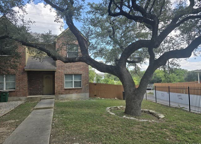 4-bedroom rental at 4103 St Charles Bay in San Antonio, TX — photo 1
